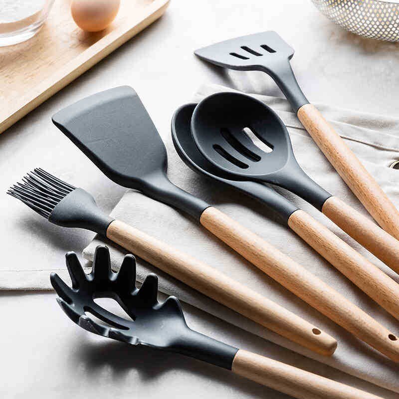 Non Stick Pot Spatula And Spoon by Queendom